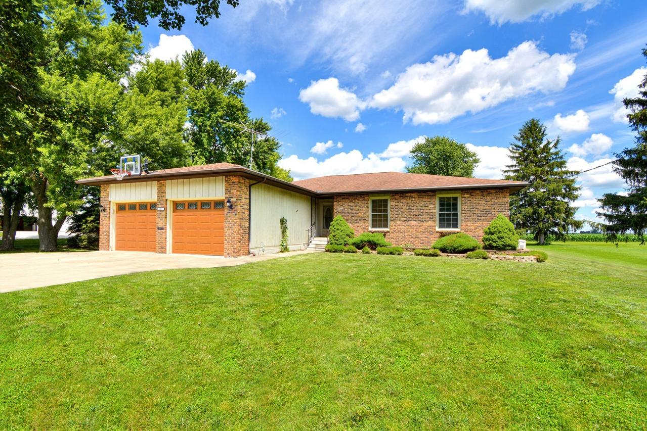 305 N Vermillion St., Lexington, IL 61753