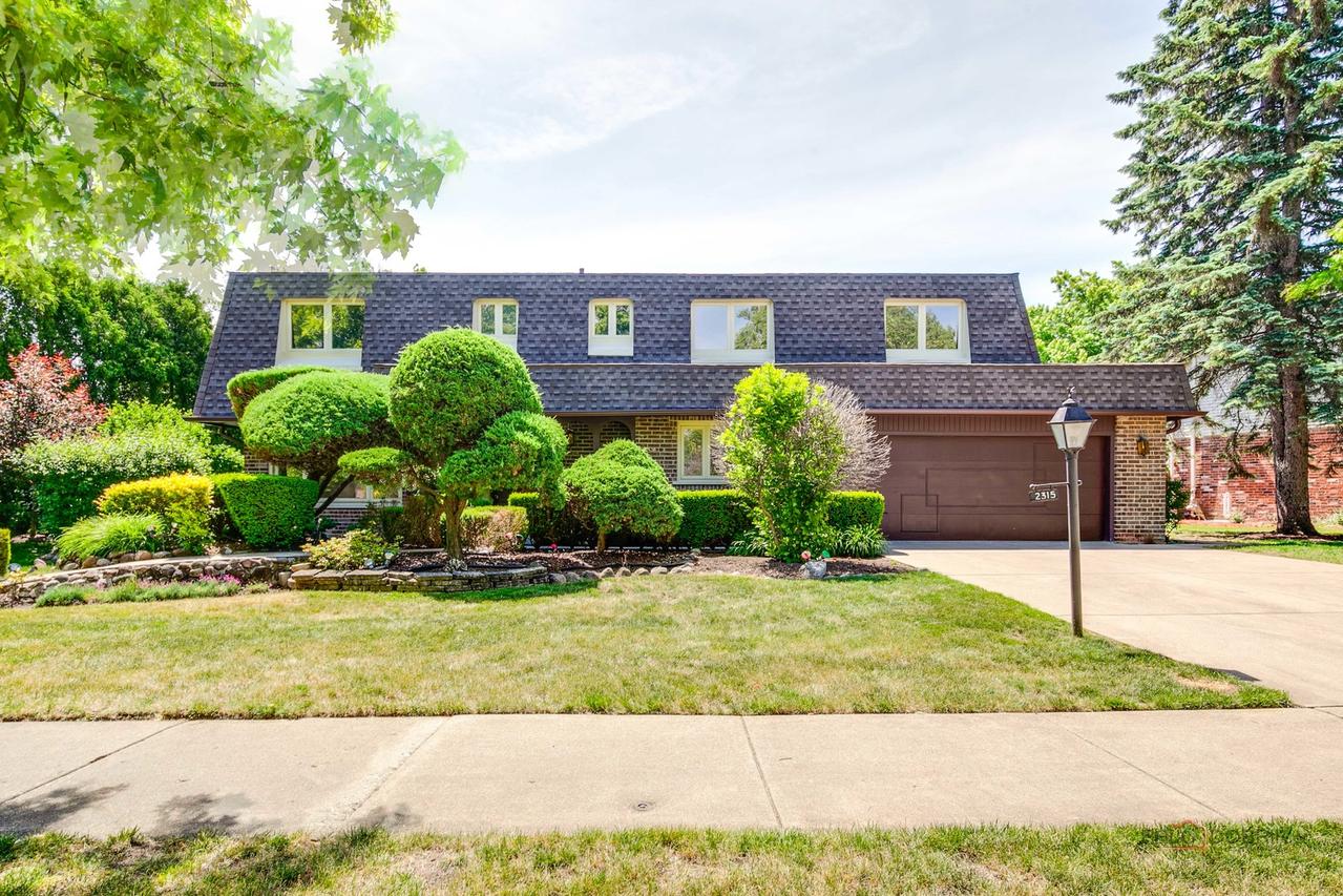 2315 Castilian Cir., Northbrook, IL 60062