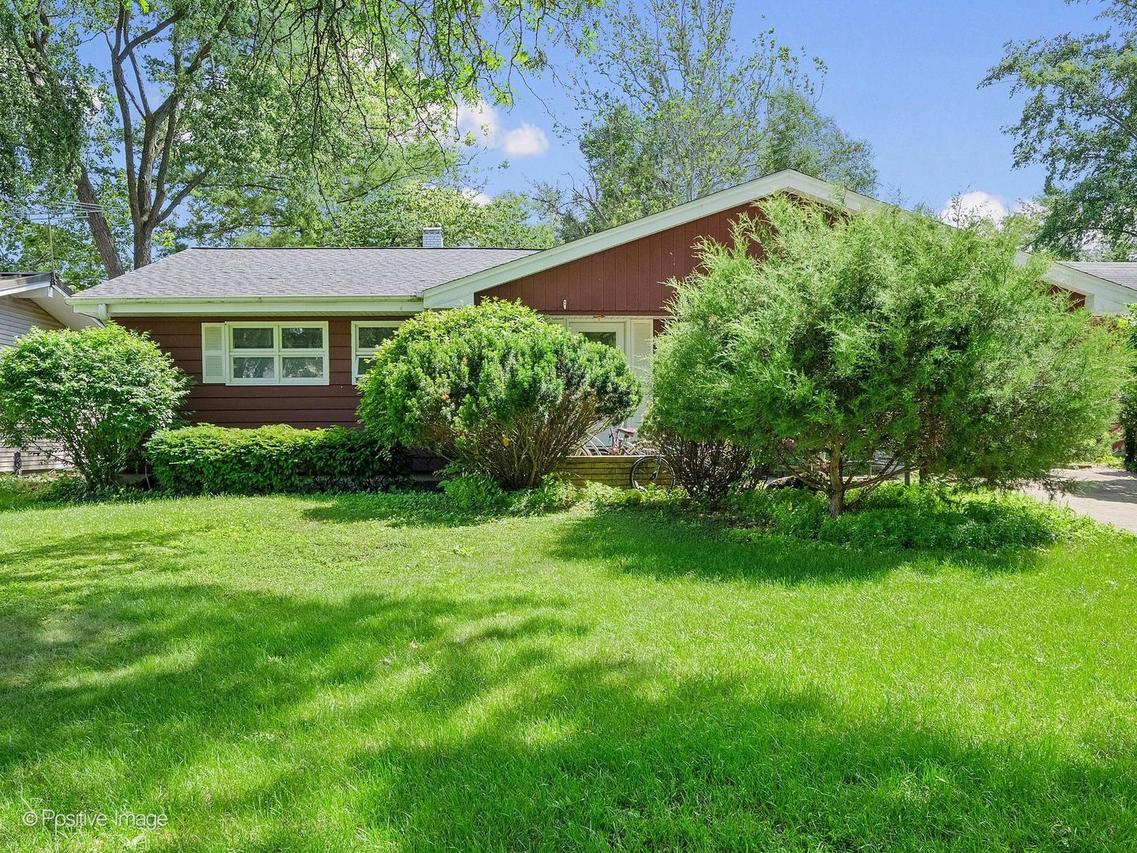 1912 E Willow Ave., Wheaton, IL 60187