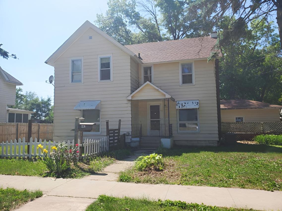 802 Locust St., Prophetstown, IL 61277