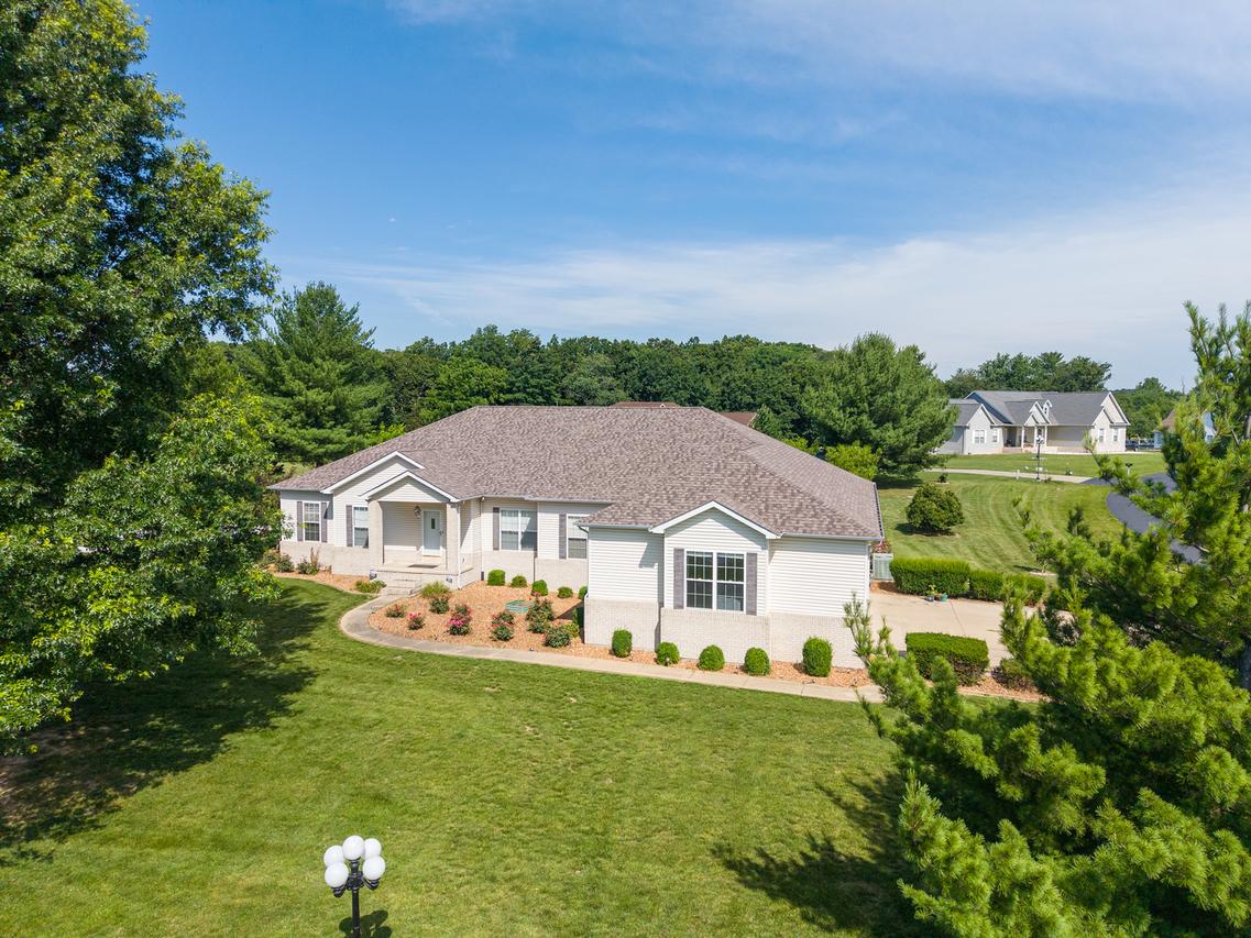 14205 N Mcraven Ln., Mt Vernon, IL 62864