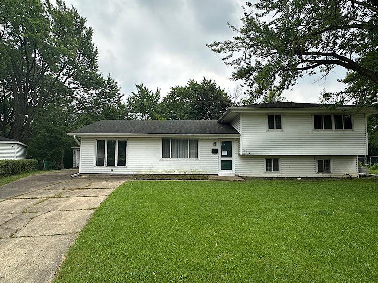 721 Grace Ct., Schaumburg, IL 60193