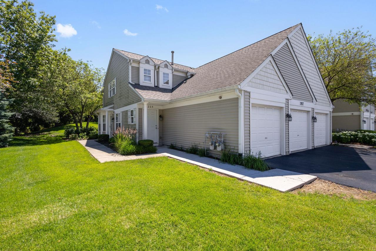 2827 Rutland Cir. #204, Naperville, IL 60564
