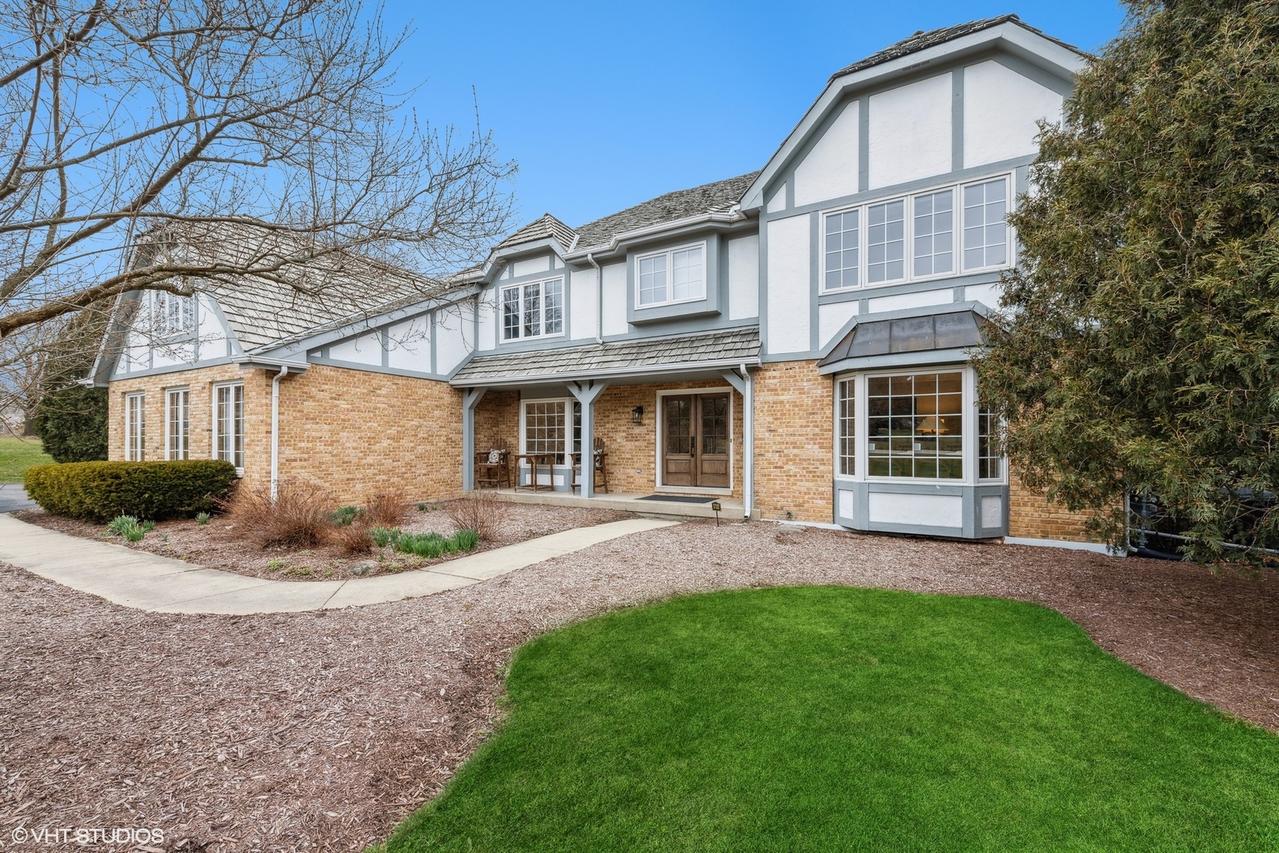 6243 Pine Tree Dr., Long Grove, IL 60047