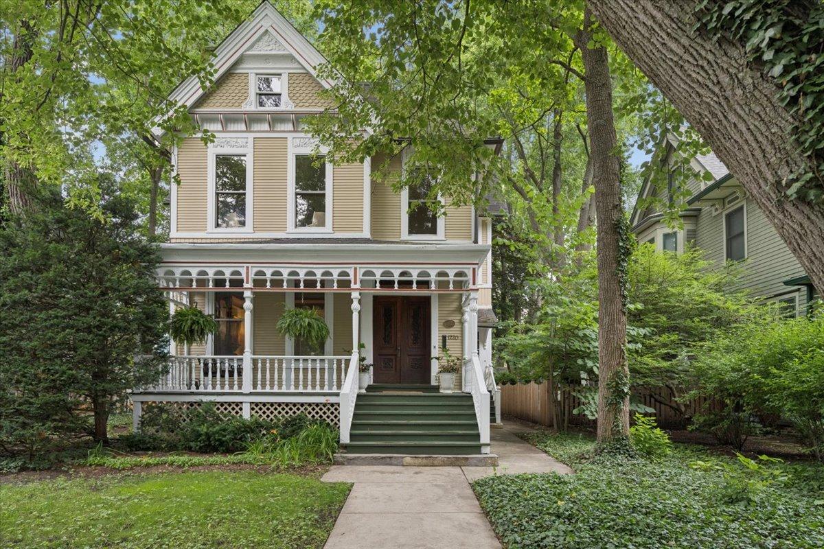 1220 Maple Ave., Evanston, IL 60202