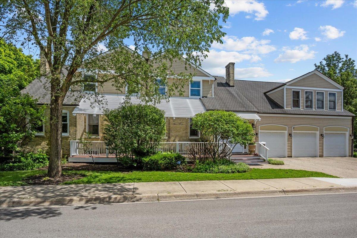 146 Towers Keep, Highland Park, IL 60035