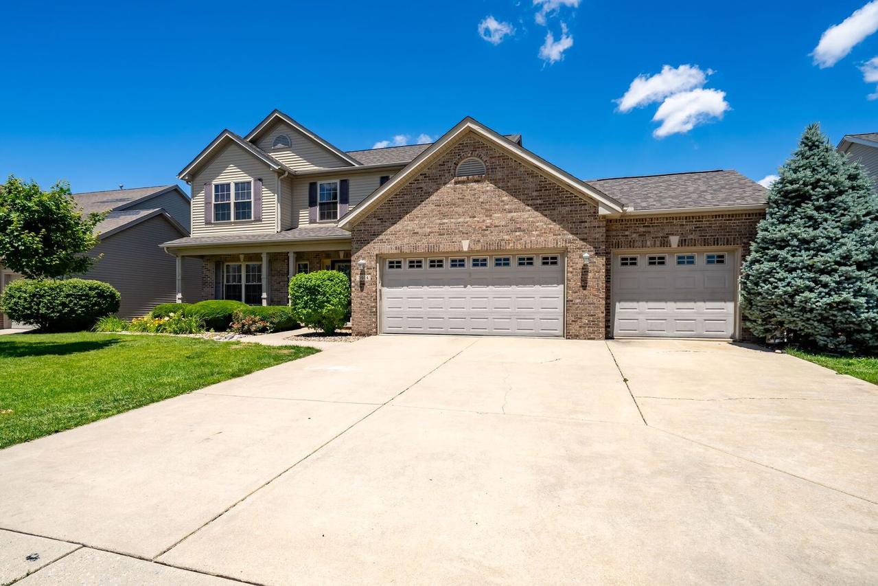3914 Brookline Ln., Bloomington, IL 61705
