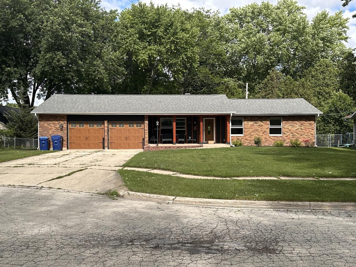 114 Ebbesen Dr., Dekalb, IL 60115