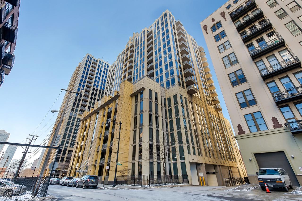 720 N Larrabee St. #1709, Chicago, IL 60654