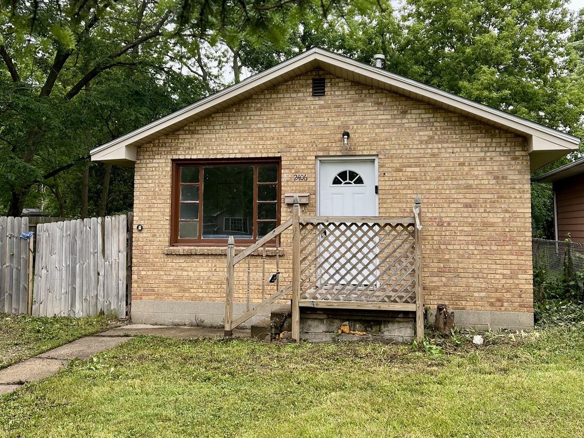 2406 Hermon Ave., Zion, IL 60099