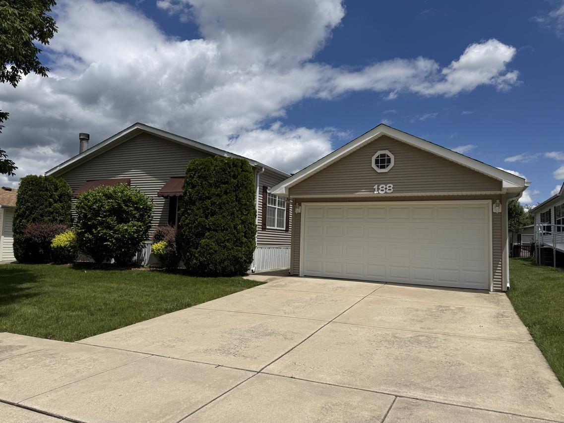 188 Aster Ln., Matteson, IL 60443
