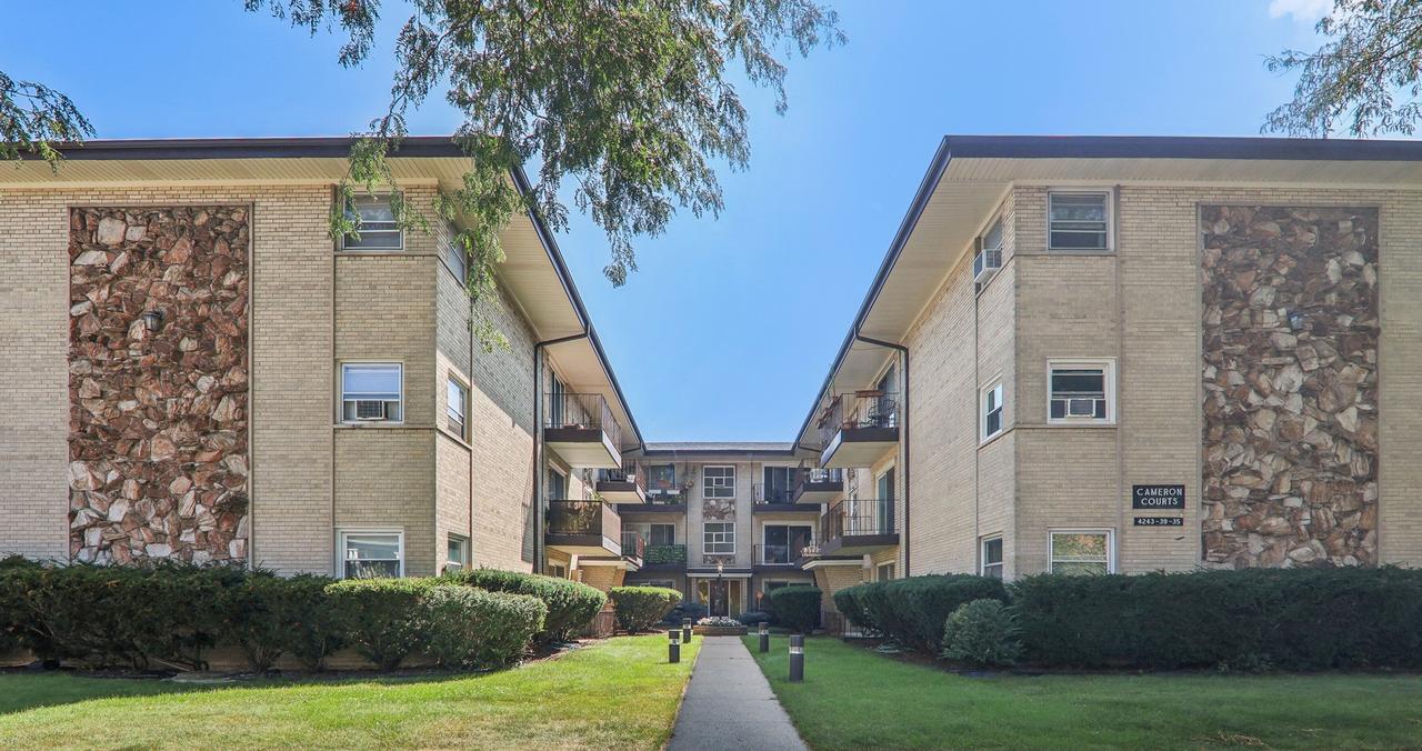 4235 N Kedvale Ave. #2B, Chicago, IL 60641