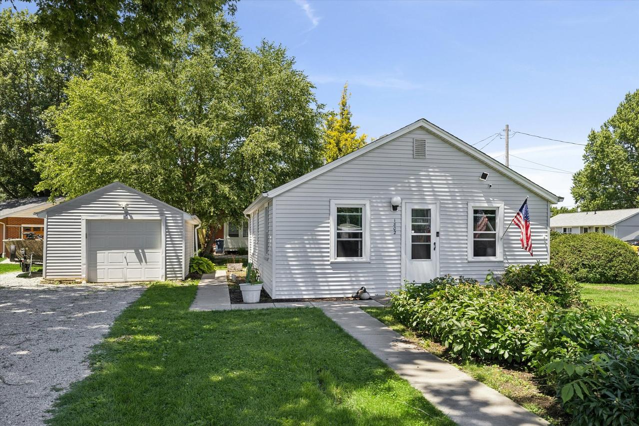 1802 W 2nd St., Coal Valley, IL 61240