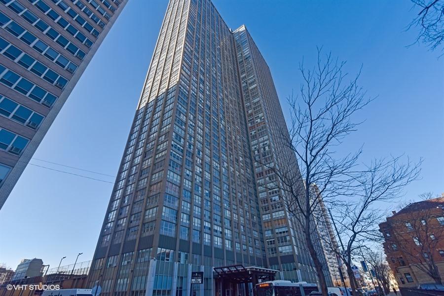 655 W Irving Park Rd. #4202, Chicago, IL 60613