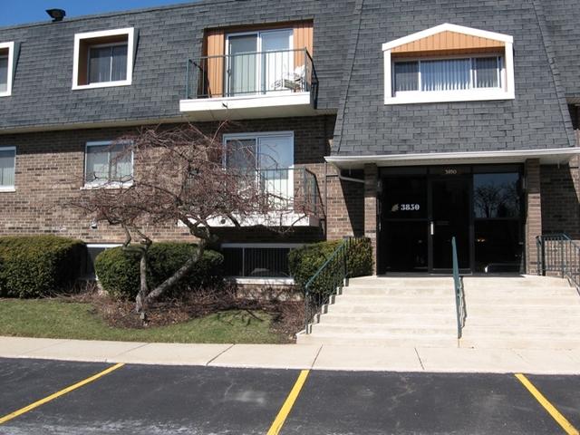 3850 S Parkway Dr. #1F, Northbrook, IL 60062