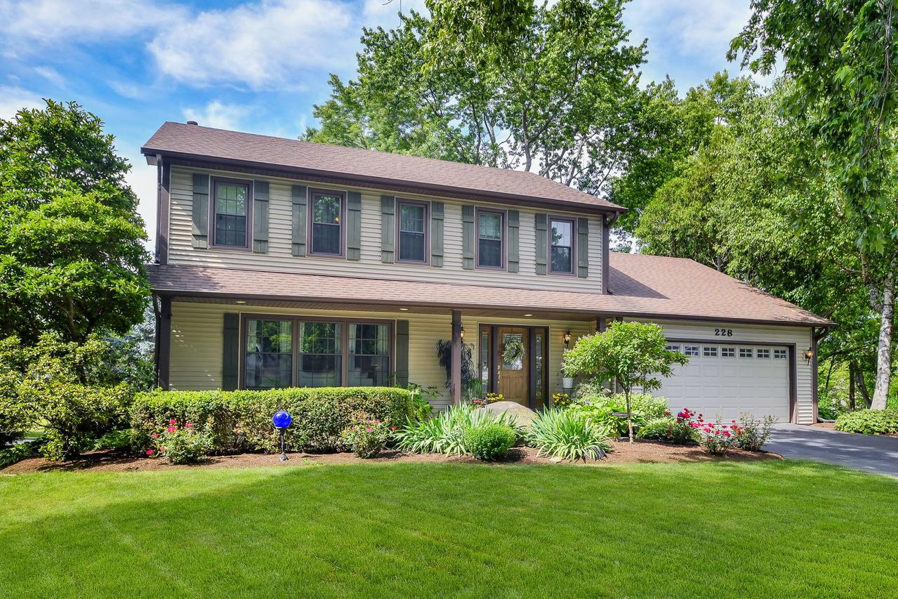 228 Brooklea Ct., Naperville, IL 60565