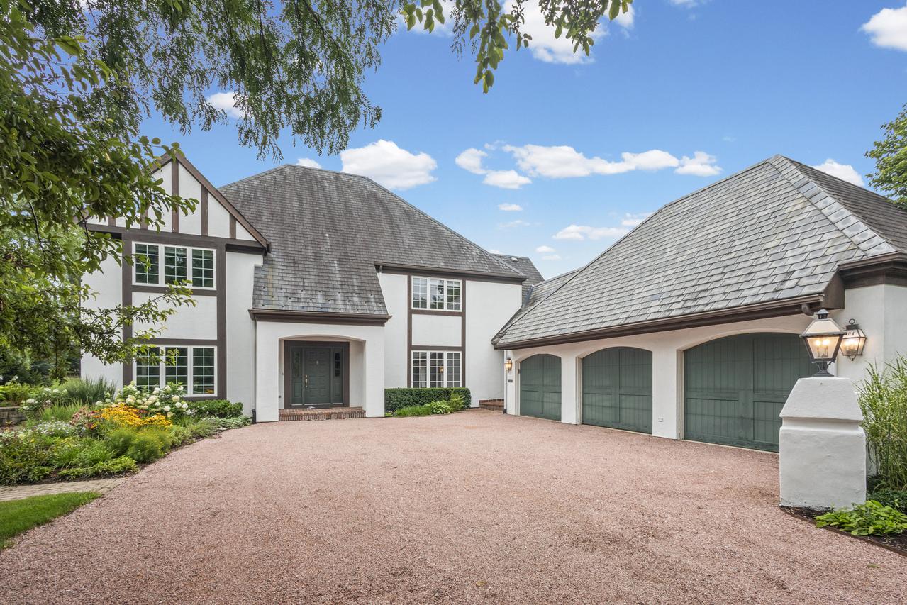 704 Burr Ridge Club, Burr Ridge, IL 60527