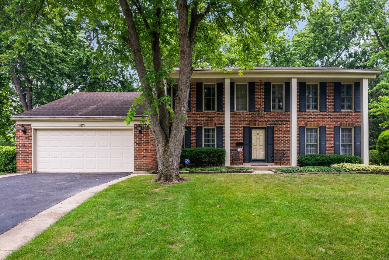 321 Ambleside Dr., Roselle, IL 60172