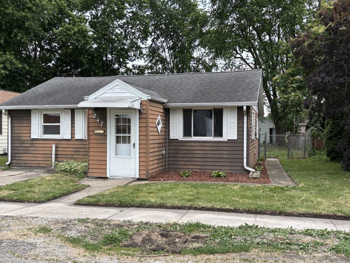 247 E Holmes St., Paxton, IL 60957
