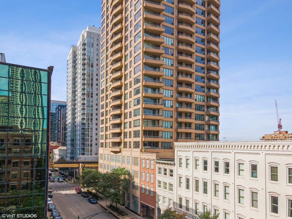 200 N Jefferson St. #1307, Chicago, IL 60661