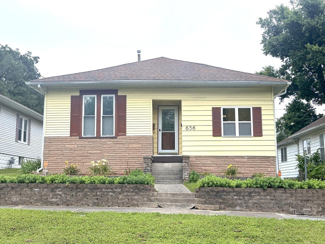 636 N 11th St., Murphysboro, IL 62966