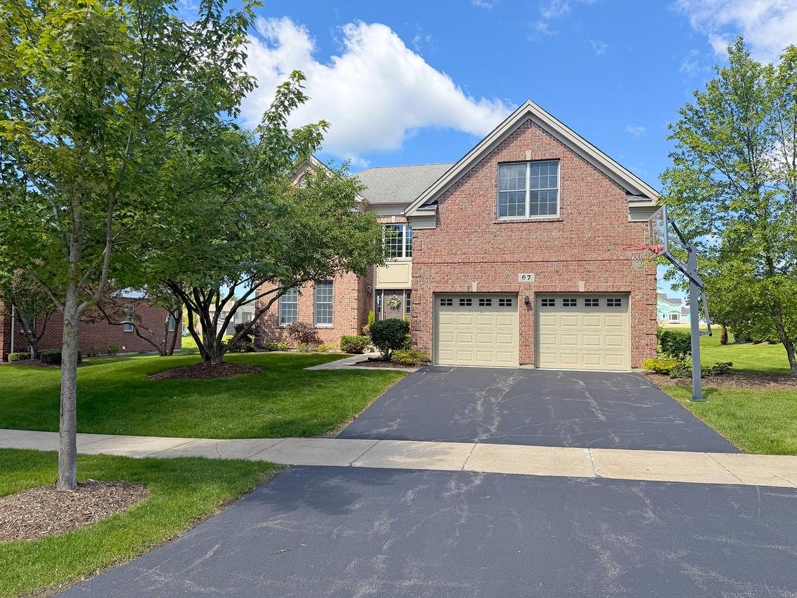 67 Tournament Dr., Hawthorn Woods, IL 60047