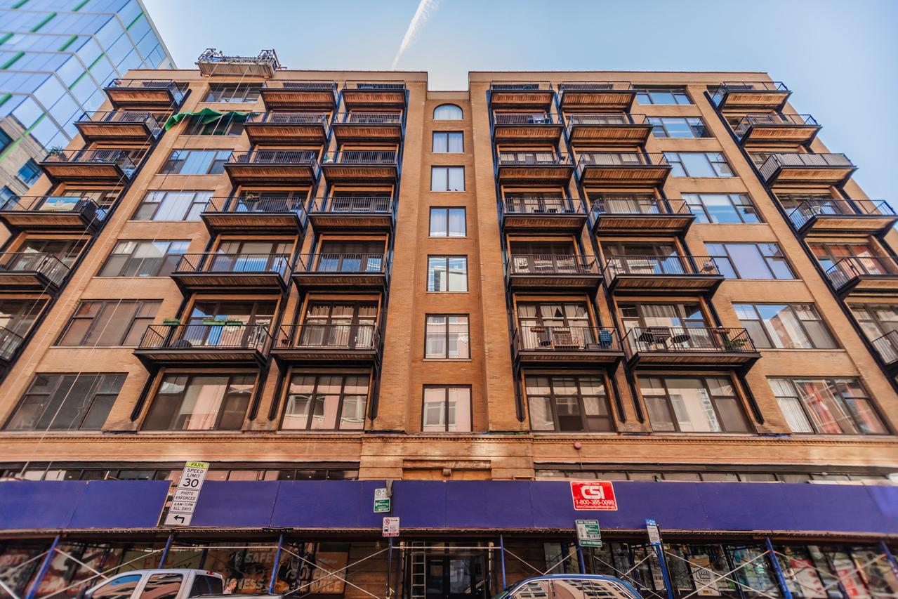 625 W Jackson Blvd. #212, Chicago, IL 60661