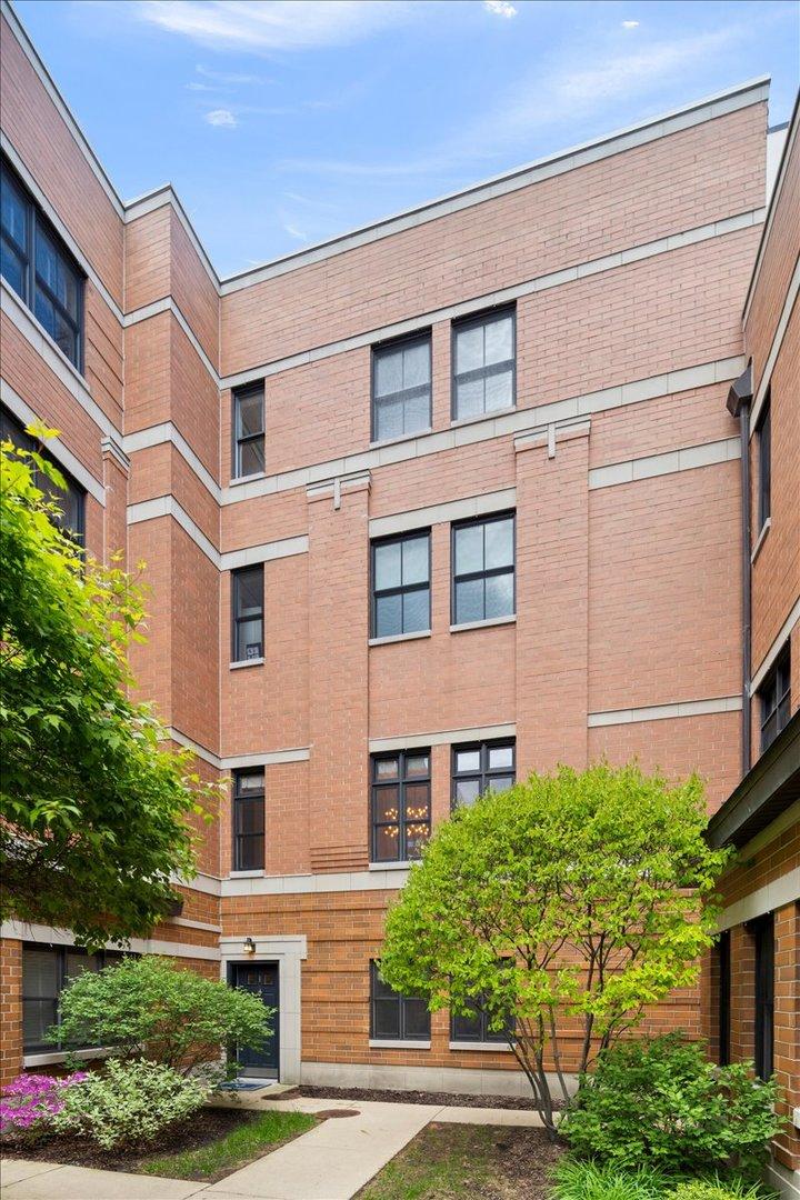 3842 N Southport Ave. #I, Chicago, IL 60613