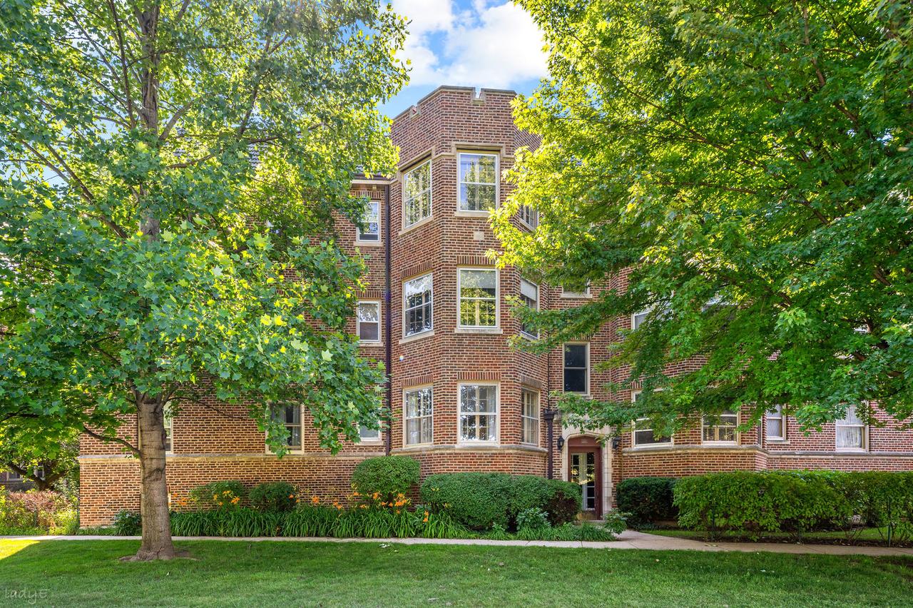 1218 Central St. #3S, Evanston, IL 60201