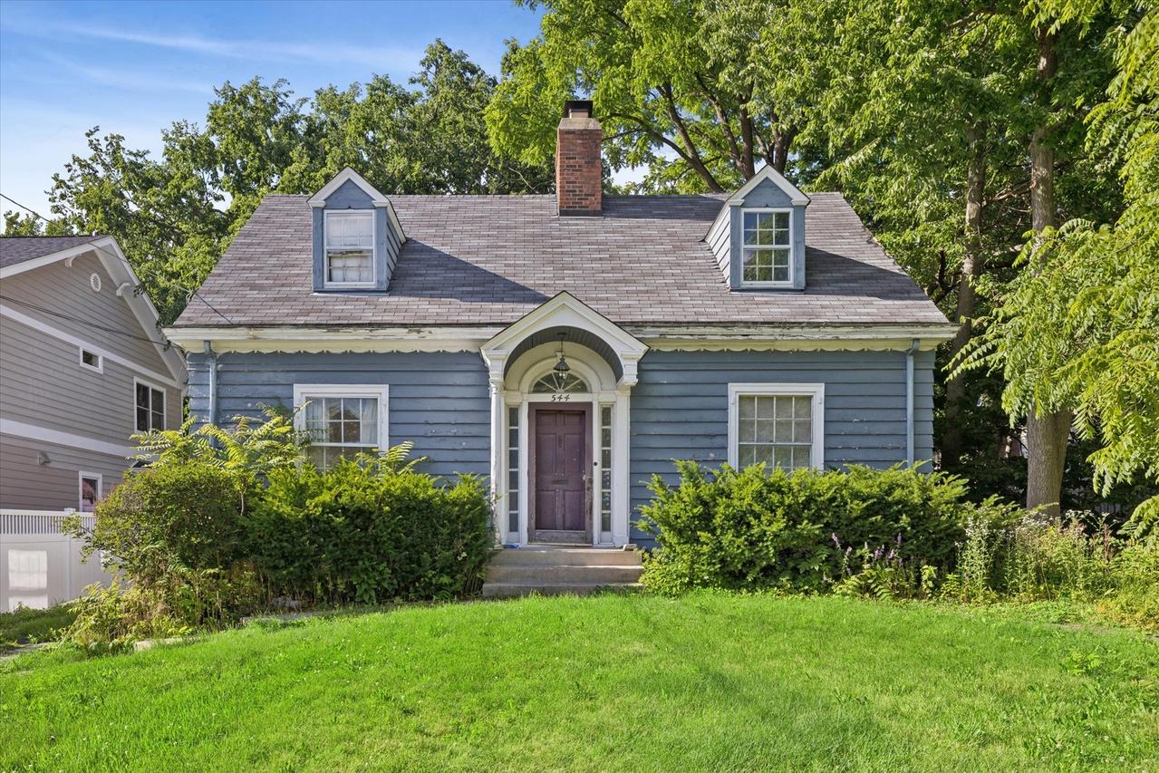 544 Turner Ave., Glen Ellyn, IL 60137