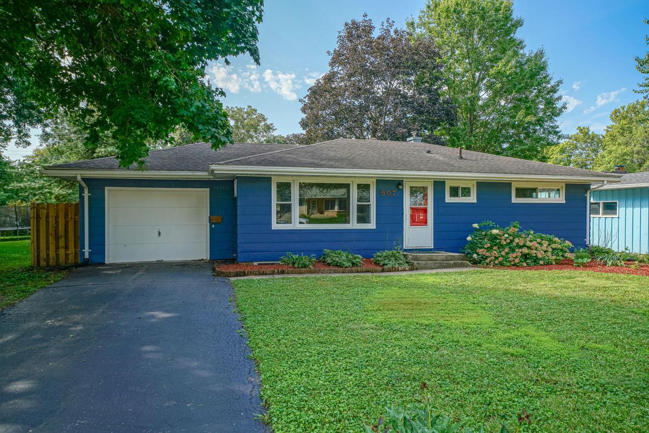 507 W 1st St., Mount Morris, IL 61054