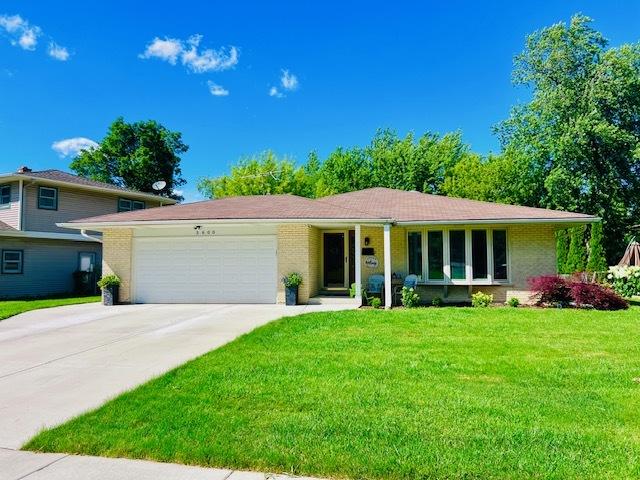 3600 Brookmeade Dr., Rolling Meadows, IL 60008