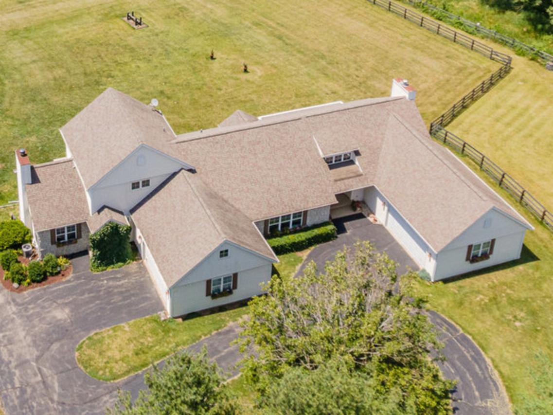 5284 Harvey Rd., Caledonia, IL 61011