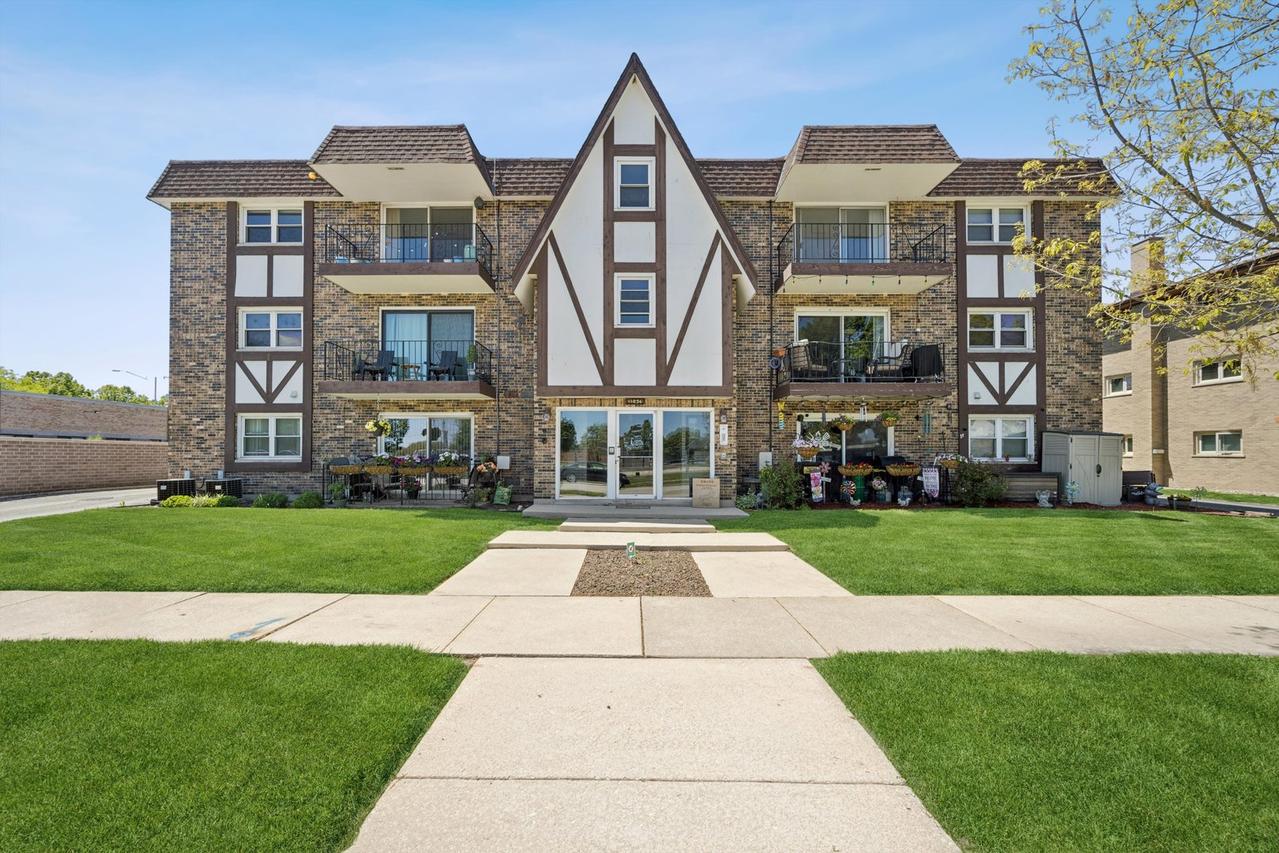 11036 S Kilpatrick Ave. #2NW, Oak Lawn, IL 60453