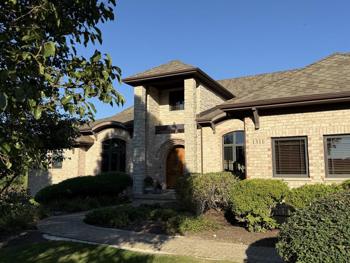 1311 E Longwood Dr., Woodstock, IL 60098