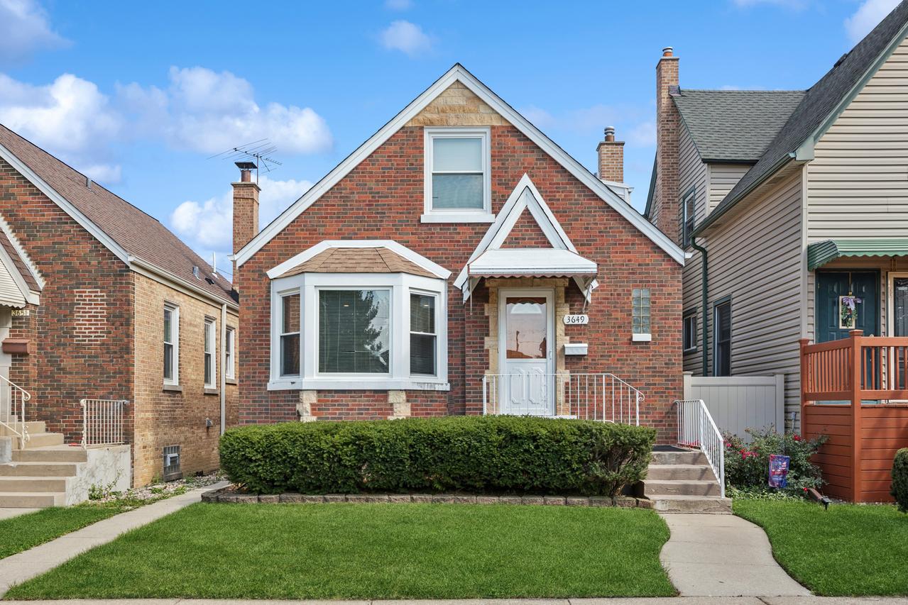 3649 N Newcastle Ave., Chicago, IL 60634