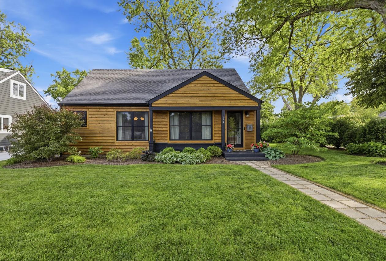 607 E Frederick St., Arlington Heights, IL 60004