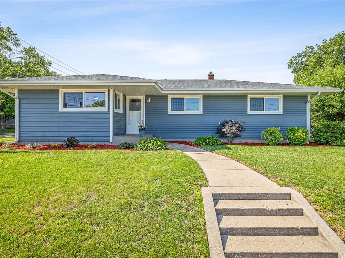 7922 Elm Ave., Machesney Park, IL 61115