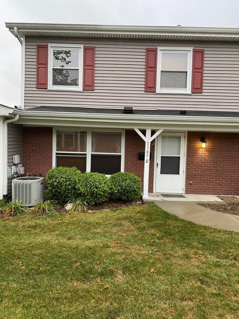 1305 Kingsbury Dr. #E, Hanover Park, IL 60133