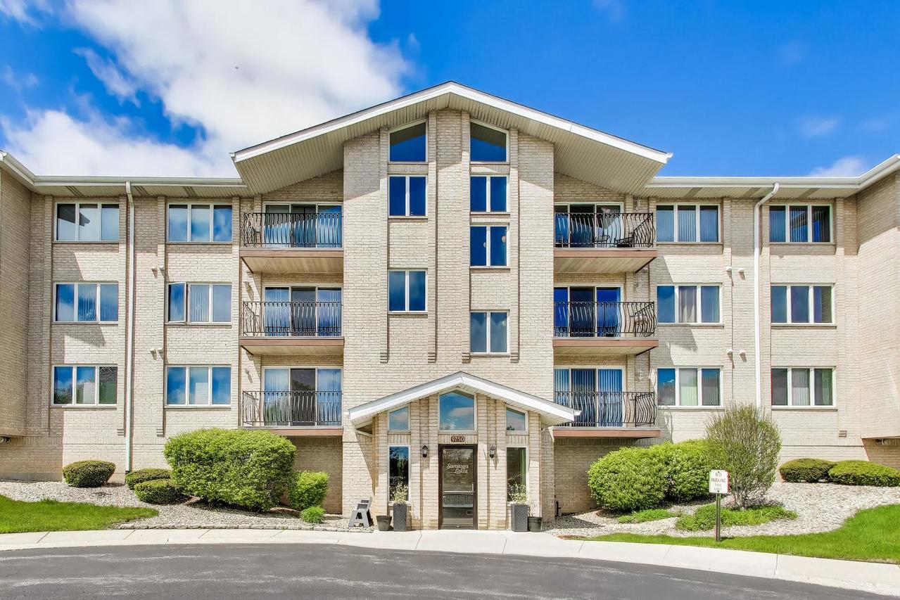 9750 Koch Ct. #2F, Orland Park, IL 60467