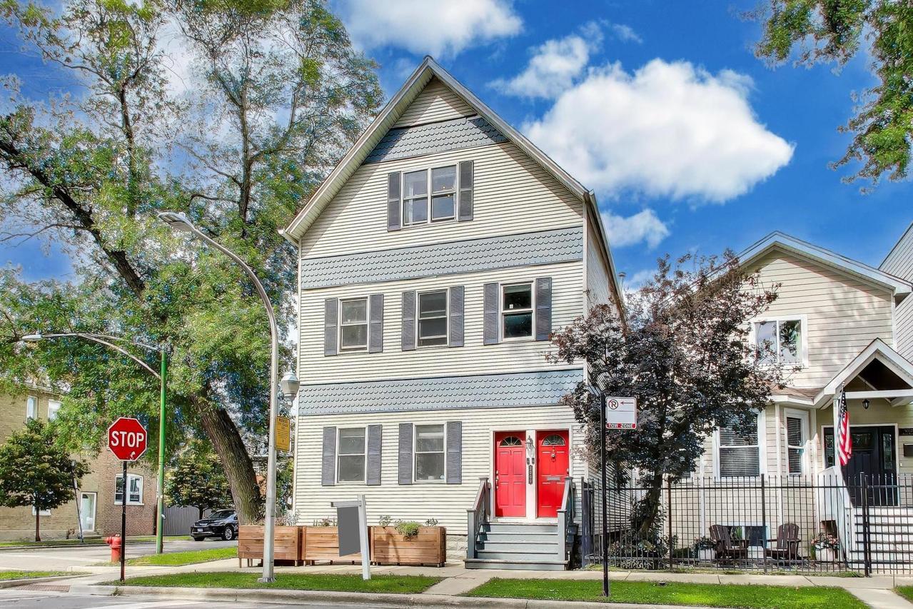 3000 N Hoyne Ave. #2, Chicago, IL 60618