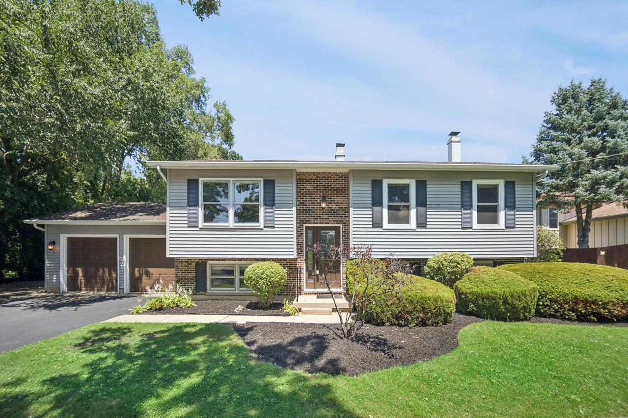 24454 W Hart Rd., Round Lake, IL 60073