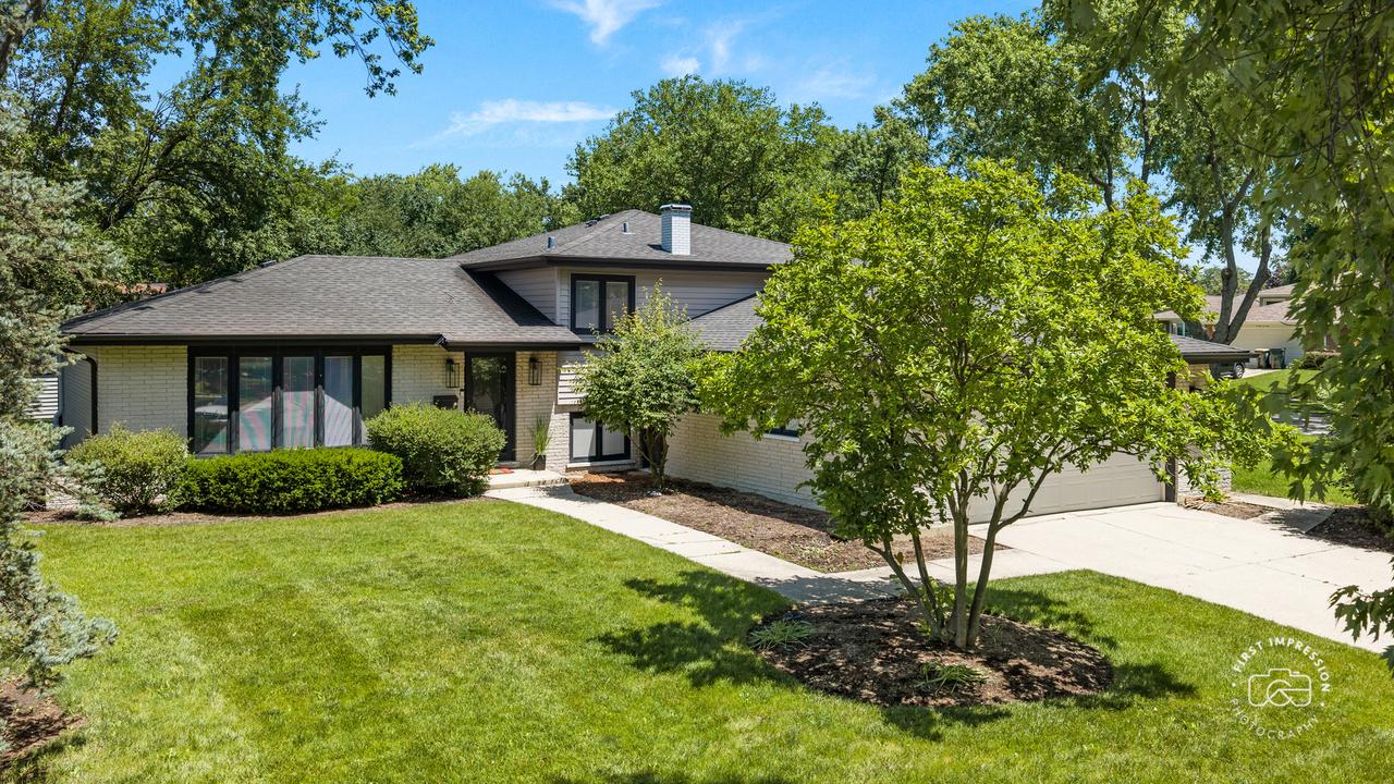 18W088 Claremont Dr., Darien, IL 60561