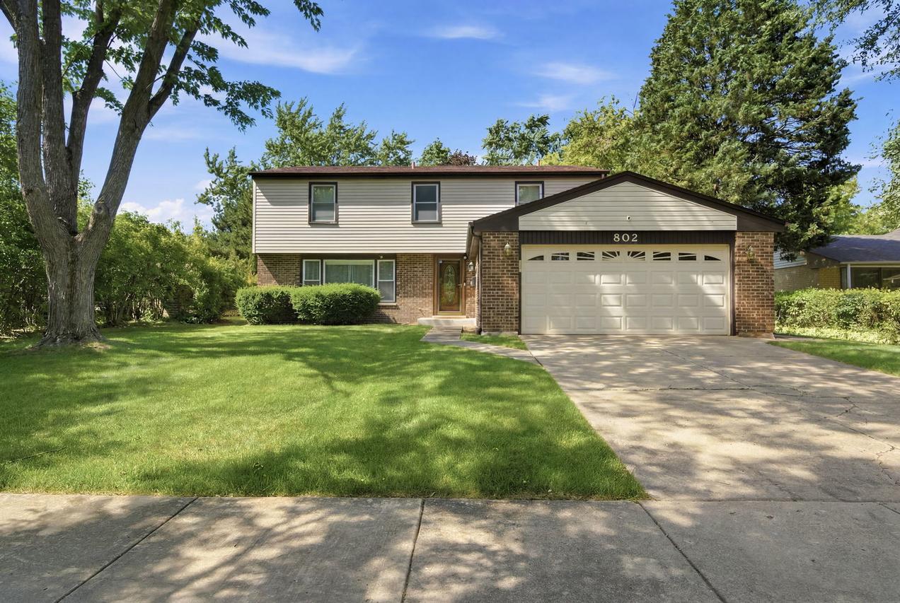 802 E Hackberry Dr., Arlington Heights, IL 60004