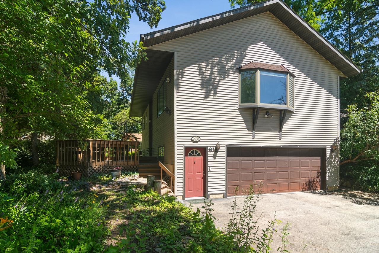 26736 N Circle Dr., Mundelein, IL 60060