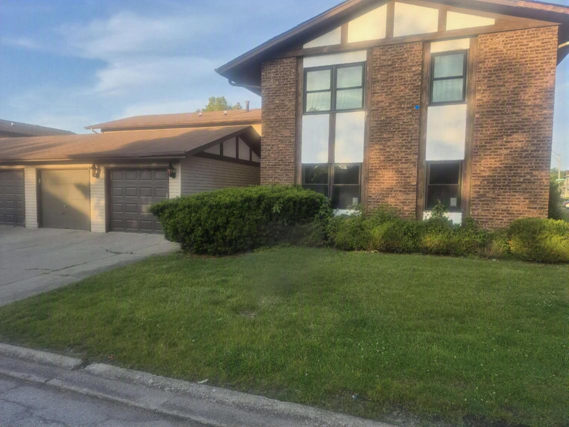 19210 Elm Dr. #153, Country Club Hills, IL 60478