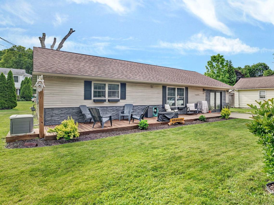 172 S Cash St., Seneca, IL 61360