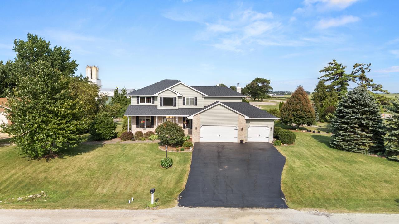 101 Hickory Ln., Kirkland, IL 60146