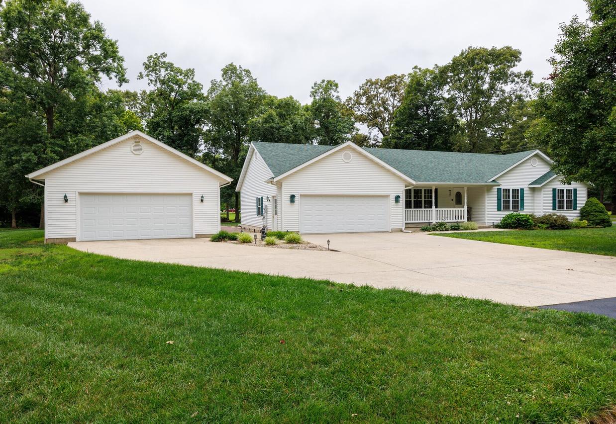 3608 Andrews Ct., Salem, IL 62881
