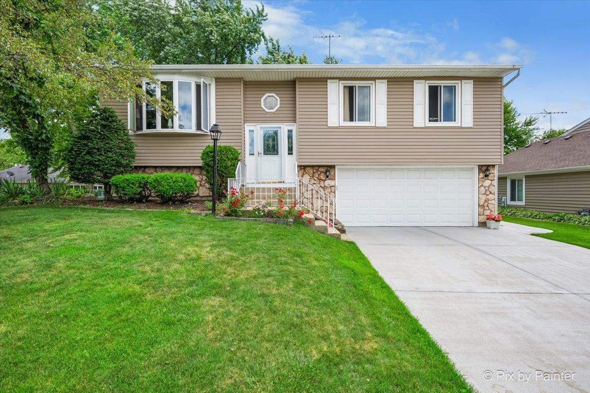 445 Harvest Ln., Roselle, IL 60172